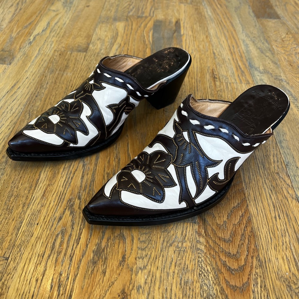 Old Gringo leather heeled western mule boots dark brown and white size 7B